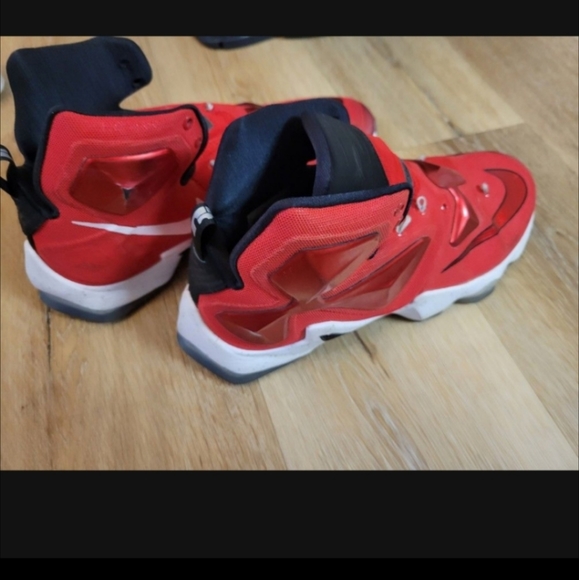 4 pairs of basketball shoes size 11 - Picture 8 of 8